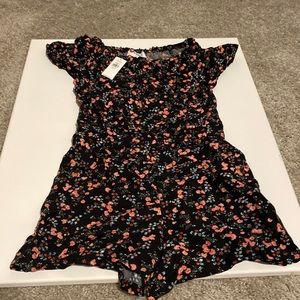 Old navy girls size 6/7 floral romper